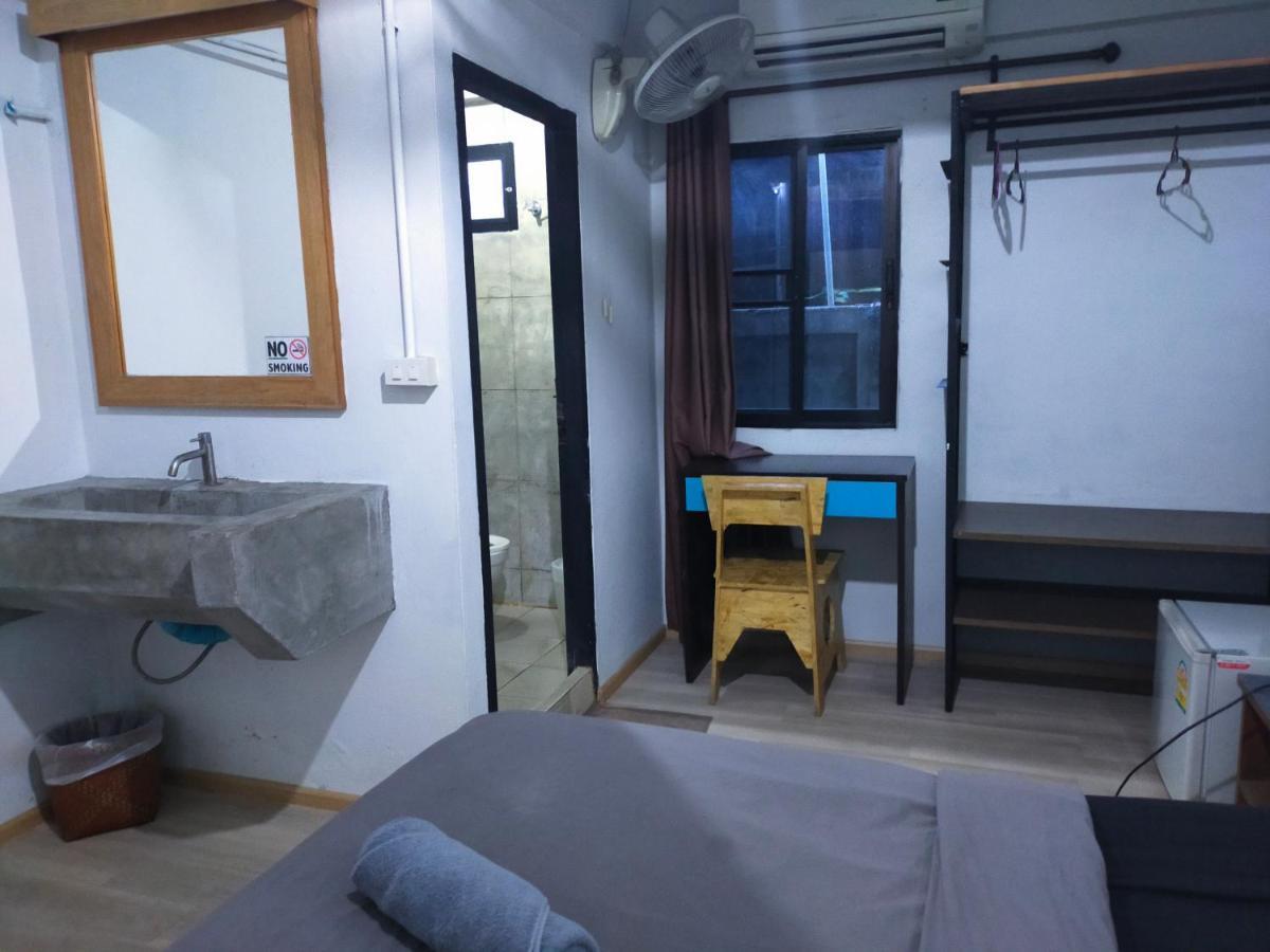 9 Hostel Chiang Mai Esterno foto