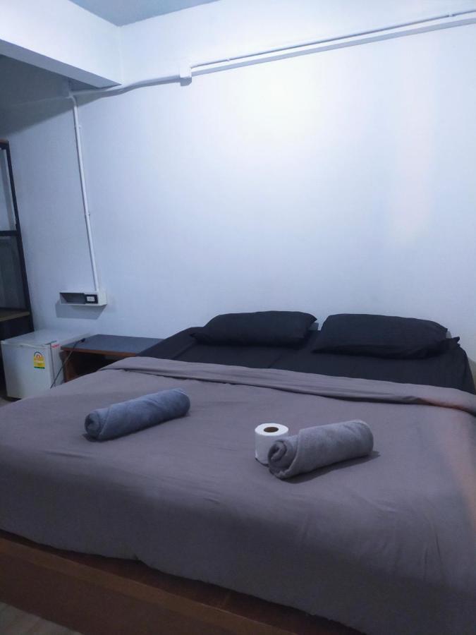 9 Hostel Chiang Mai Esterno foto
