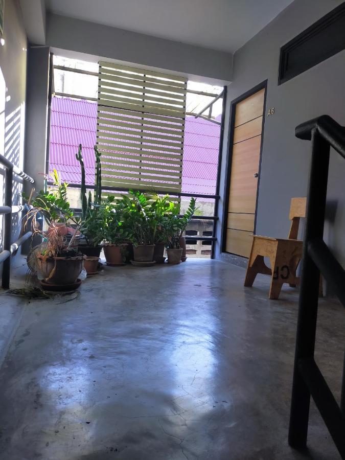 9 Hostel Chiang Mai Esterno foto