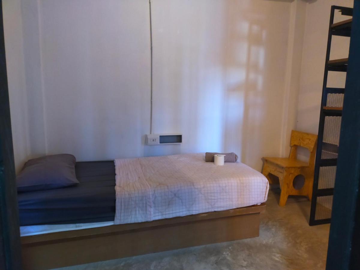 9 Hostel Chiang Mai Esterno foto